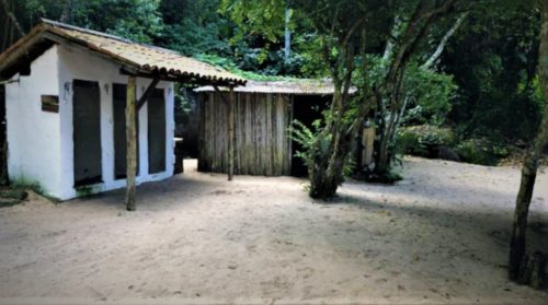 banheiros Camping Canto Bravo-Praia do Sono-Paraty-RJ-2
