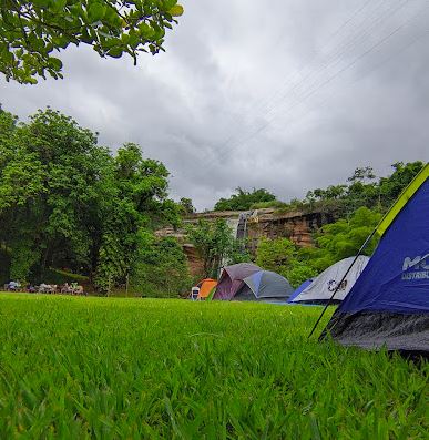 Camping Cachoeira Véu de Noiva