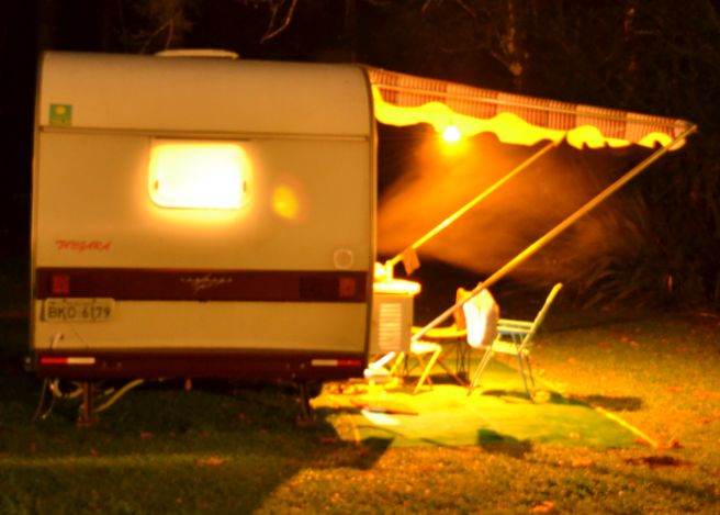 trailer acampando no frio