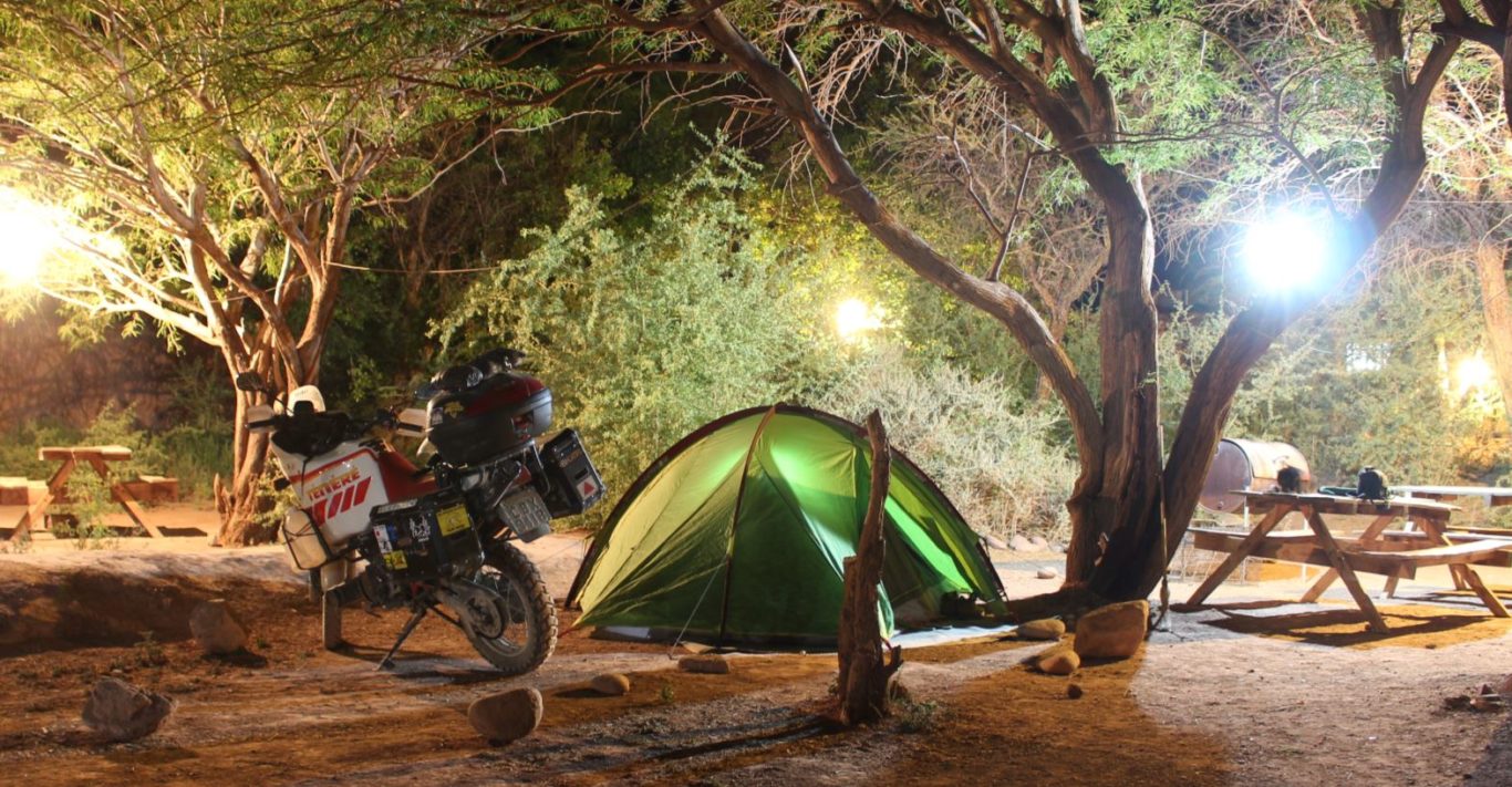 acampando de moto