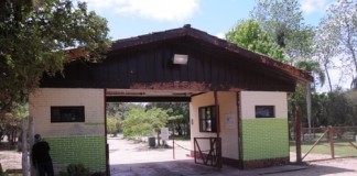 Gazebo Quechua, Ar Condicionado em Trailers e Kombi Transformada Para Camping