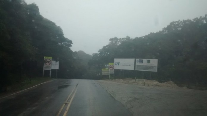 Serra de Cunha-Paraty Sendo Pavimentada.