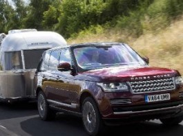 Land Rover Cria Tecnologia do Reboque Transparente