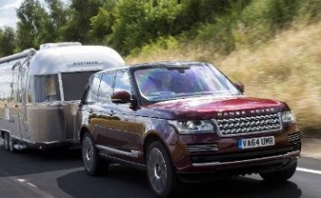 Land Rover Cria Tecnologia do Reboque Transparente